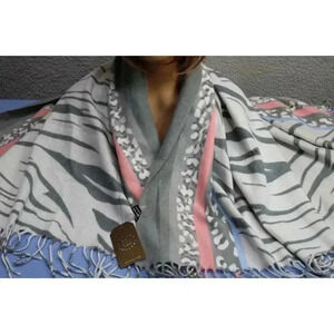 Janice Apparel Women's Blanket Scarf-Gray,White,Pink,Blue-New w/Tags